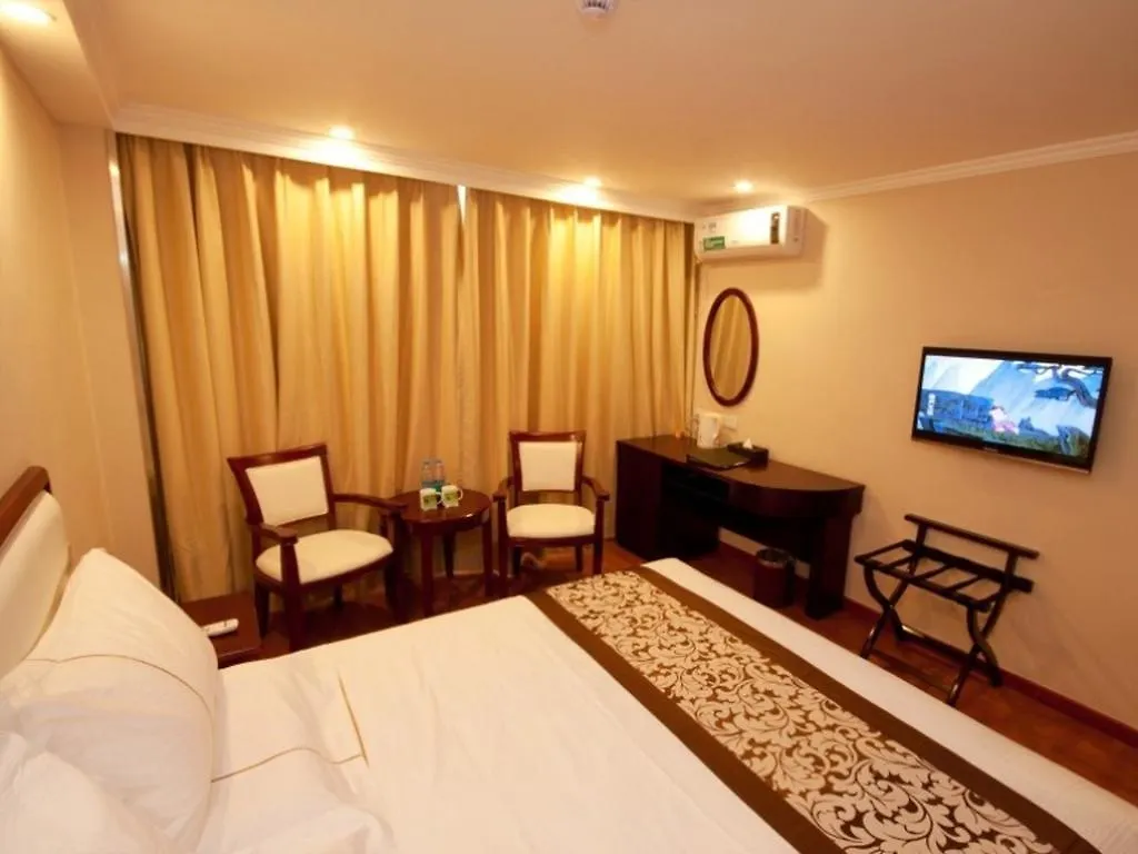 Greentree Inn Sanya Bar Street Linchunhe Road Business Hotel 3*,  中国
